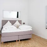 Apartmán Sc 06 By Rockchair L Superhost Status L 4 Bedrooms Boxspringbeds 2 Bathrooms Balcony Elevator - Cozy Family & Business Flair Welcomes You!