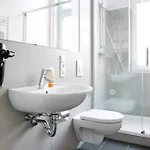 Sc 06 By Rockchair L Superhost Status L 4 Bedrooms Boxspringbeds 2 Bathrooms Balcony Elevator - Cozy Family & Business Flair Welcomes You! Berlín