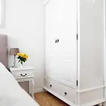 Sc 06 By Rockchair L Superhost Status L 4 Bedrooms Boxspringbeds 2 Bathrooms Balcony Elevator - Cozy Family & Business Flair Welcomes You! Berlín