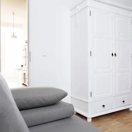 Sc 06 By Rockchair L Superhost Status L 4 Bedrooms Boxspringbeds 2 Bathrooms Balcony Elevator - Cozy Family & Business Flair Welcomes You! * Berlín