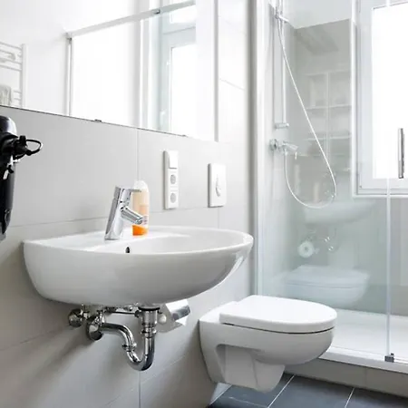 Sc 06 By Rockchair L Superhost Status L 4 Bedrooms Boxspringbeds 2 Bathrooms Balcony Elevator - Cozy Family & Business Flair Welcomes You! Berlijn