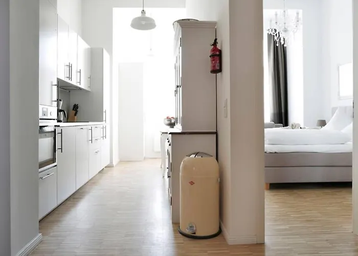 Appartamento Sc 06 By Rockchair L Superhost Status L 4 Bedrooms Boxspringbeds 2 Bathrooms Balcony Elevator - Cozy Family & Business Flair Welcomes You! *