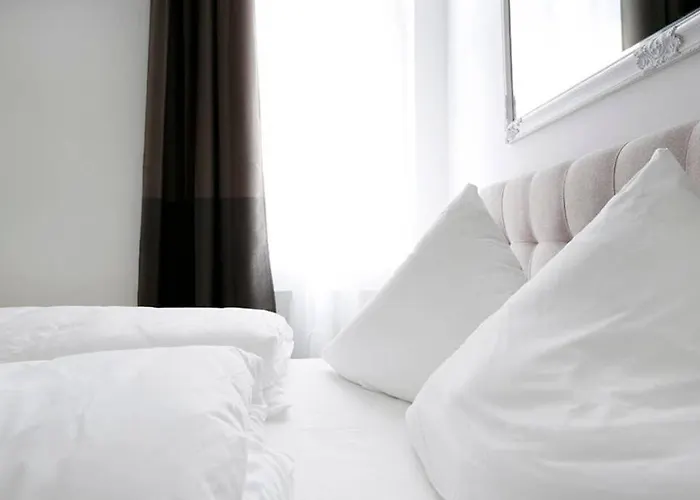 아파트 Sc 06 By Rockchair L Superhost Status L 4 Bedrooms Boxspringbeds 2 Bathrooms Balcony Elevator - Cozy Family & Business Flair Welcomes You!