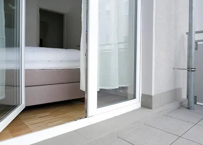 Appartamento Sc 06 By Rockchair L Superhost Status L 4 Bedrooms Boxspringbeds 2 Bathrooms Balcony Elevator - Cozy Family & Business Flair Welcomes You! *