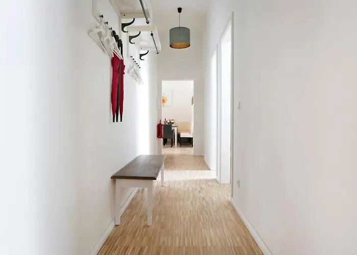 아파트 Sc 06 By Rockchair L Superhost Status L 4 Bedrooms Boxspringbeds 2 Bathrooms Balcony Elevator - Cozy Family & Business Flair Welcomes You! *