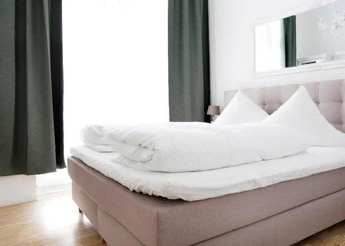 Sc 06 By Rockchair L Superhost Status L 4 Bedrooms Boxspringbeds 2 Bathrooms Balcony Elevator - Cozy Family & Business Flair Welcomes You! Appartamento Berlino