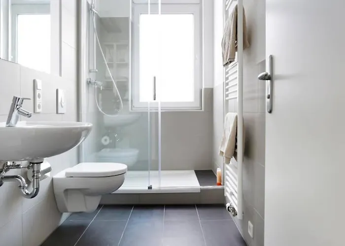 Sc 06 By Rockchair L Superhost Status L 4 Bedrooms Boxspringbeds 2 Bathrooms Balcony Elevator - Cozy Family & Business Flair Welcomes You! شقة *