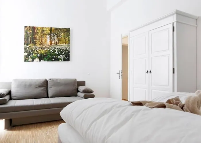 Appartamento Sc 06 By Rockchair L Superhost Status L 4 Bedrooms Boxspringbeds 2 Bathrooms Balcony Elevator - Cozy Family & Business Flair Welcomes You! *