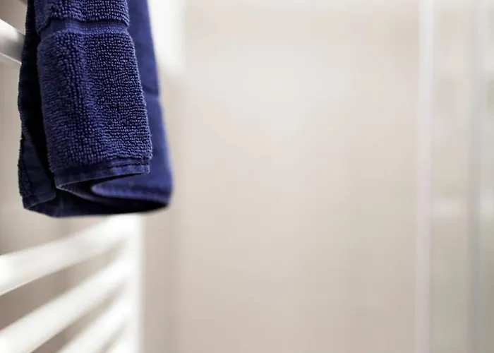 Sc 06 By Rockchair L Superhost Status L 4 Bedrooms Boxspringbeds 2 Bathrooms Balcony Elevator - Cozy Family & Business Flair Welcomes You! * برلين