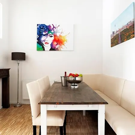 Daire Sc 06 By Rockchair L Superhost Status L 4 Bedrooms Boxspringbeds 2 Bathrooms Balcony Elevator - Cozy Family & Business Flair Welcomes You! Berlin