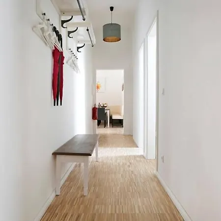 Apartment Sc 06 By Rockchair L Superhost Status L 4 Bedrooms Boxspringbeds 2 Bathrooms Balcony Elevator - Cozy Family & Business Flair Welcomes You! *