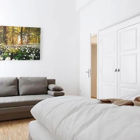 Apartment Sc 06 By Rockchair L Superhost Status L 4 Bedrooms Boxspringbeds 2 Bathrooms Balcony Elevator - Cozy Family & Business Flair Welcomes You! *