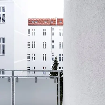 Sc 06 By Rockchair L Superhost Status L 4 Bedrooms Boxspringbeds 2 Bathrooms Balcony Elevator - Cozy Family & Business Flair Welcomes You! * Berlin