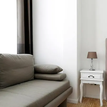 Apartment Sc 06 By Rockchair L Superhost Status L 4 Bedrooms Boxspringbeds 2 Bathrooms Balcony Elevator - Cozy Family & Business Flair Welcomes You! *