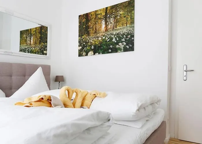 Sc 06 By Rockchair L Superhost Status L 4 Bedrooms Boxspringbeds 2 Bathrooms Balcony Elevator - Cozy Family & Business Flair Welcomes You!