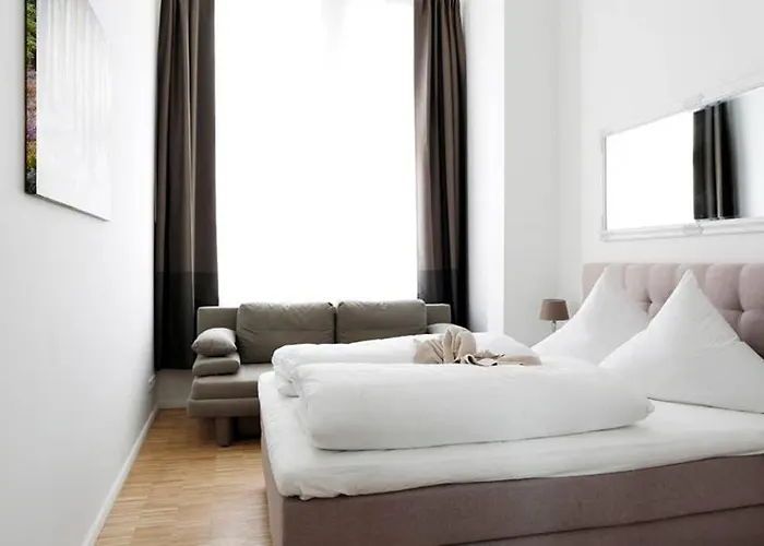 Apartamento Sc 06 By Rockchair L Superhost Status L 4 Bedrooms Boxspringbeds 2 Bathrooms Balcony Elevator - Cozy Family & Business Flair Welcomes You! *